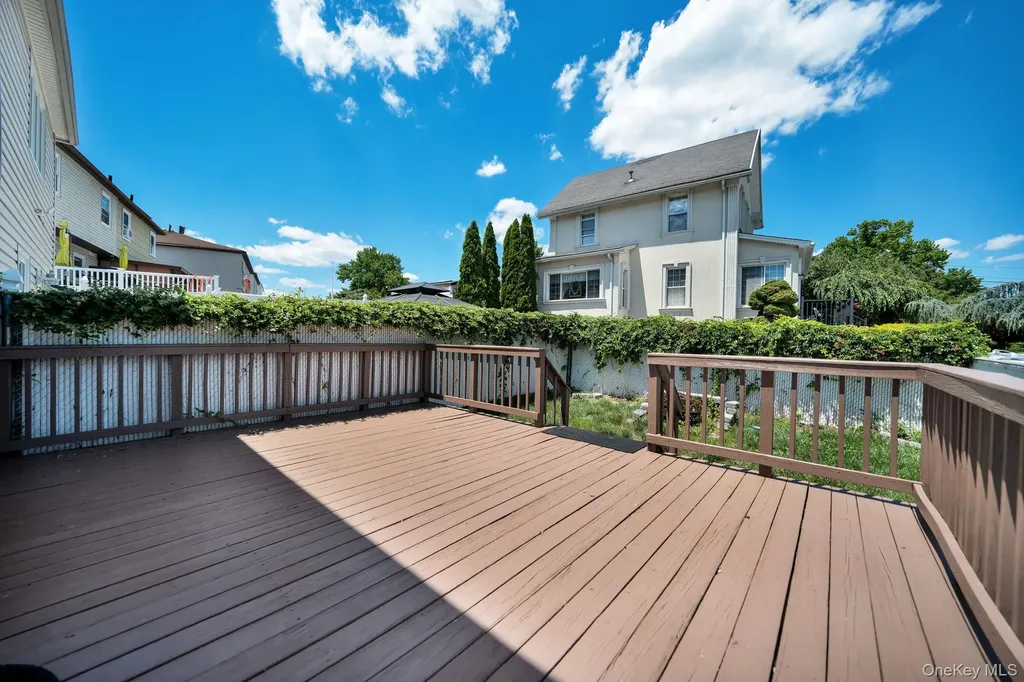 5 Notus Avenue Staten Island NY 10312
