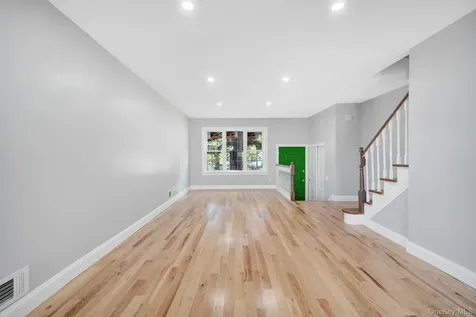 5 Notus Avenue Staten Island NY 10312