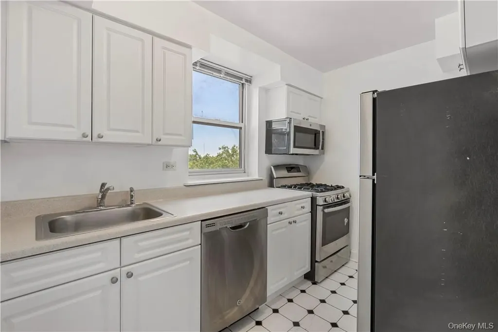 720 Pelham Road New Rochelle NY 10805