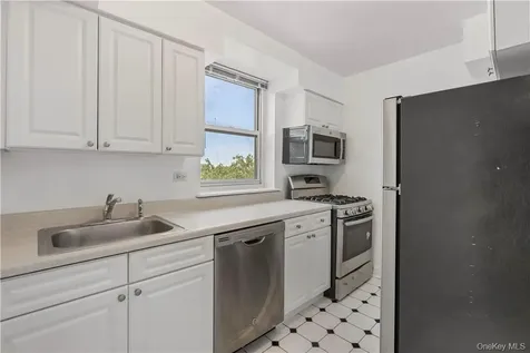 720 Pelham Road New Rochelle NY 10805