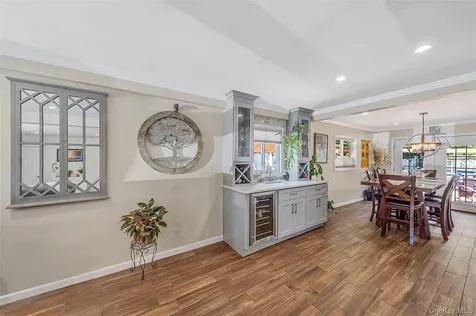 1053 Ocean Avenue Bay Shore NY 11706