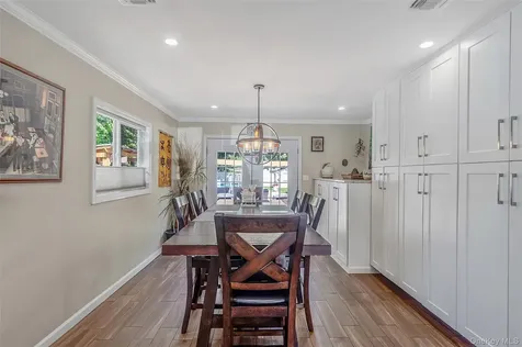 1053 Ocean Avenue Bay Shore NY 11706
