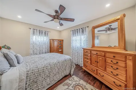 1053 Ocean Avenue Bay Shore NY 11706