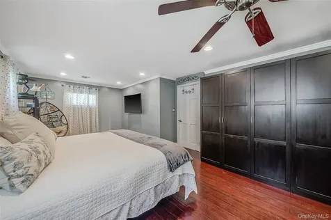 1053 Ocean Avenue Bay Shore NY 11706