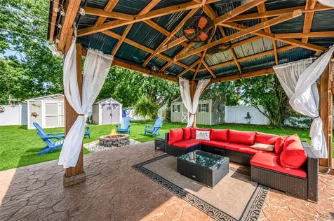 1053 Ocean Avenue Bay Shore NY 11706