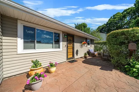 1053 Ocean Avenue Bay Shore NY 11706