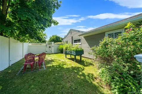 1053 Ocean Avenue Bay Shore NY 11706