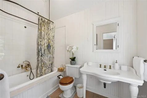100 & 90 Briar Patch Road East Hampton NY 11937