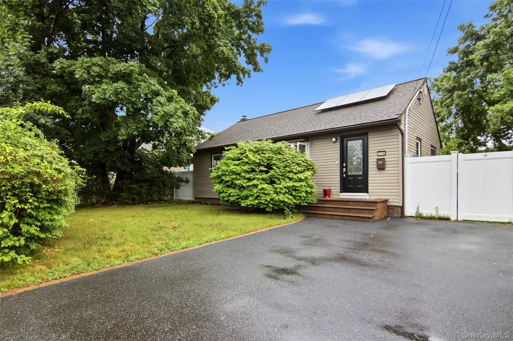 114 Davidson Street Wyandanch NY 11798