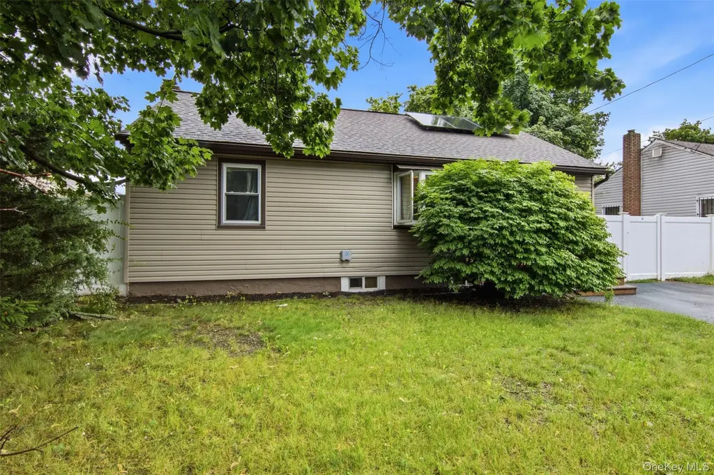 114 Davidson Street Wyandanch NY 11798