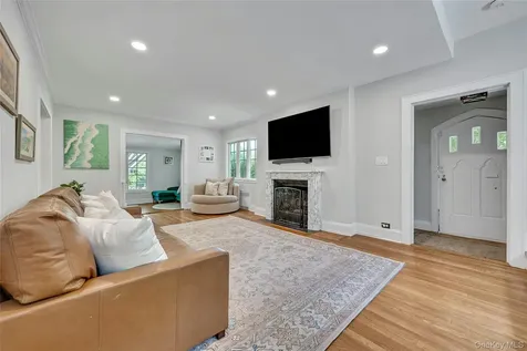 42 Knollwood Drive Larchmont NY 10538