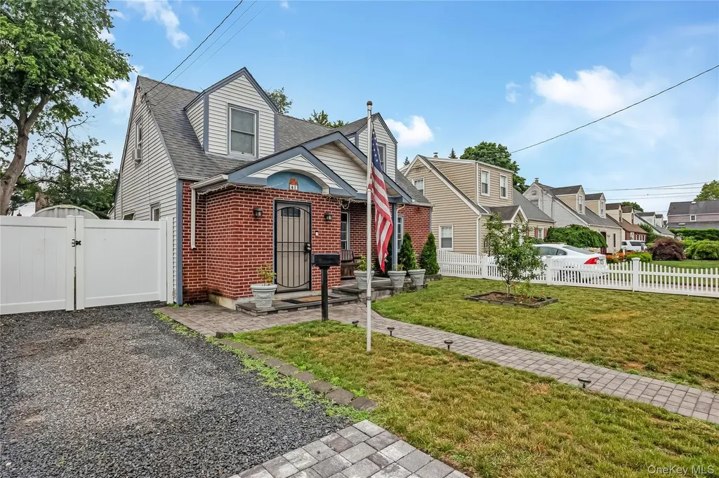 41 Haig Road Valley Stream NY 11581