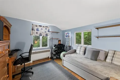 21 Woodridge Lane Sea Cliff NY 11579