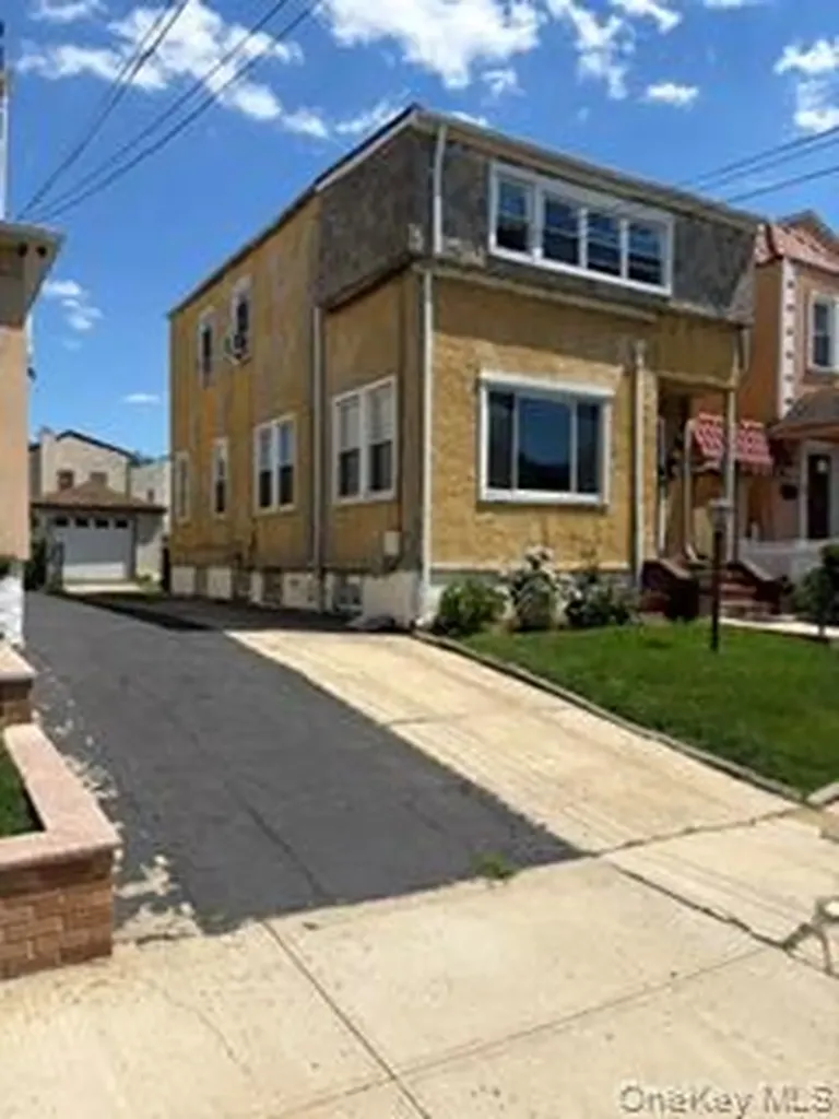 13743 233rd Street Rosedale NY 11422