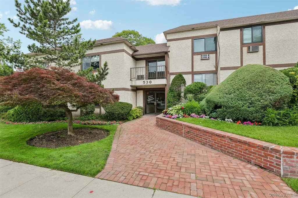 530 Hudson Avenue Cedarhurst NY 11516