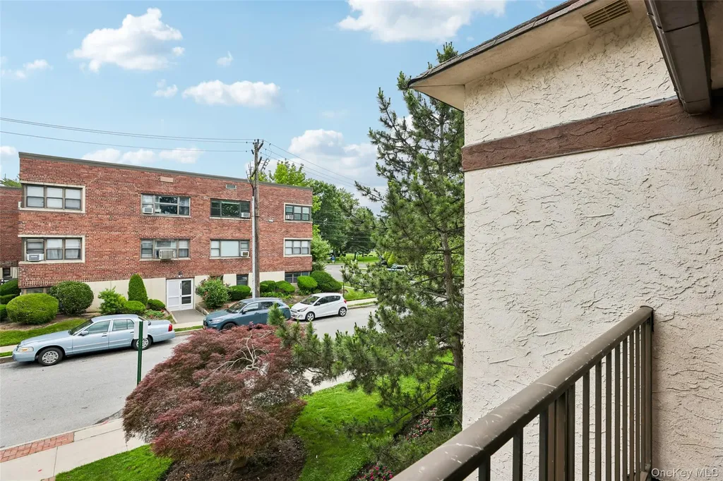 530 Hudson Avenue Cedarhurst NY 11516