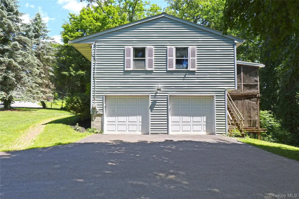 2 Verven Road Poughkeepsie NY 12603