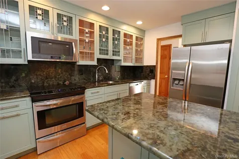 2 Verven Road Poughkeepsie NY 12603