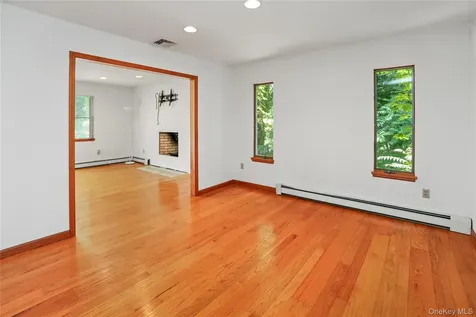 2 Verven Road Poughkeepsie NY 12603