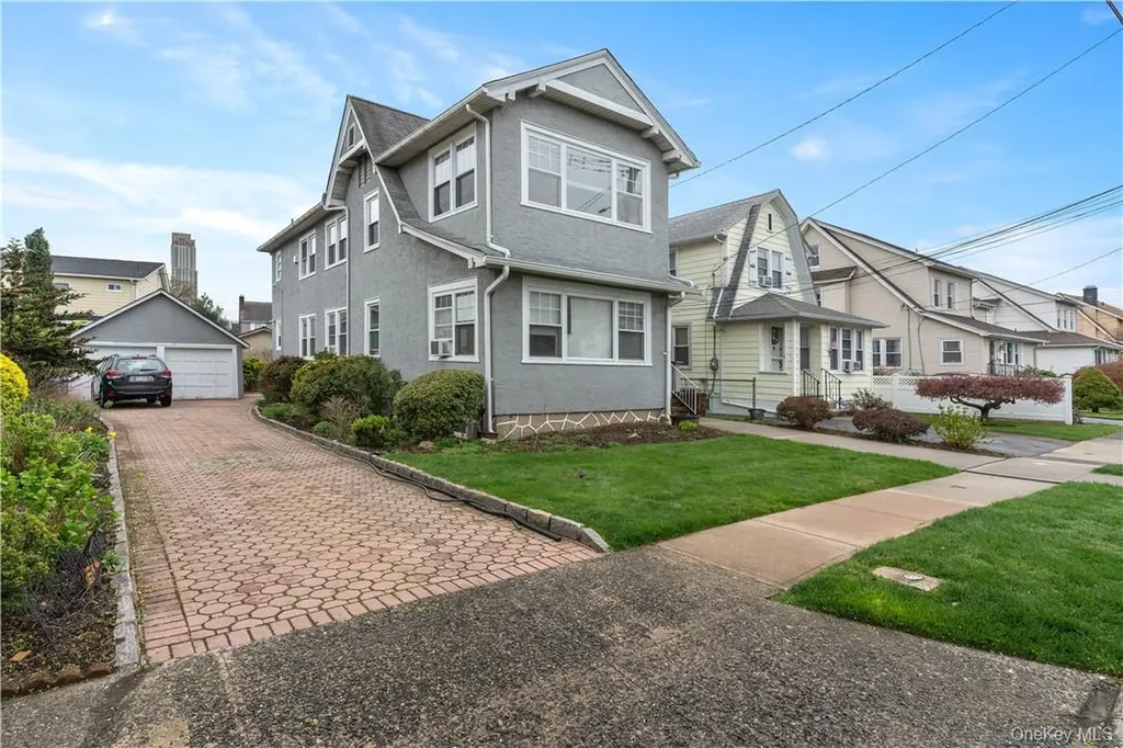 68 Stephenson Boulevard New Rochelle NY 10801