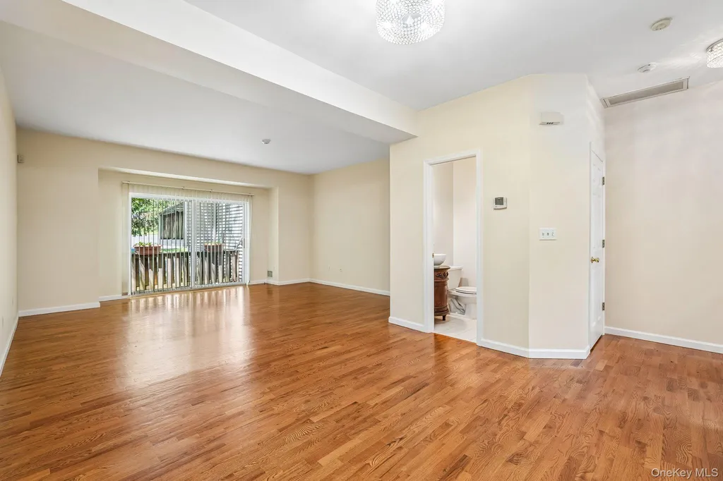 212 Arlington Court Bardonia NY 10954