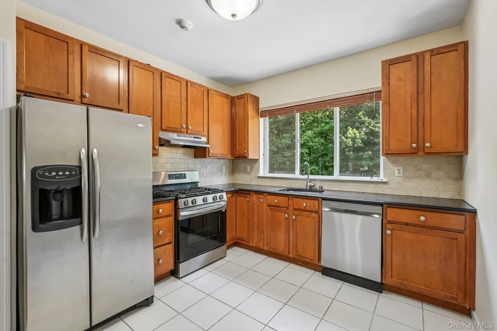 212 Arlington Court Bardonia NY 10954