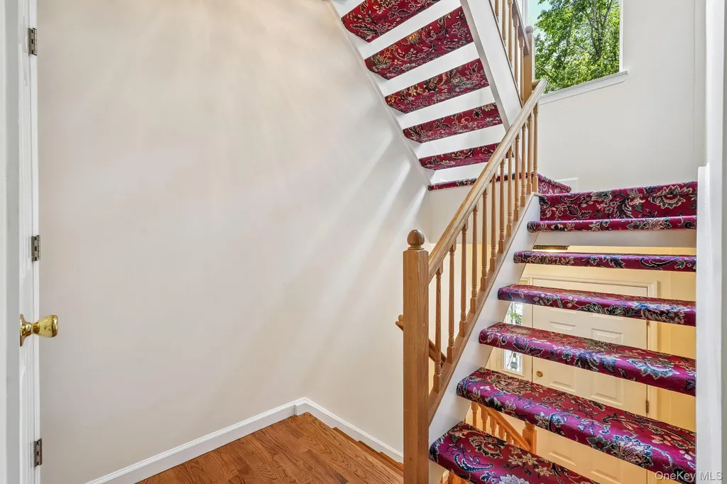 212 Arlington Court Bardonia NY 10954