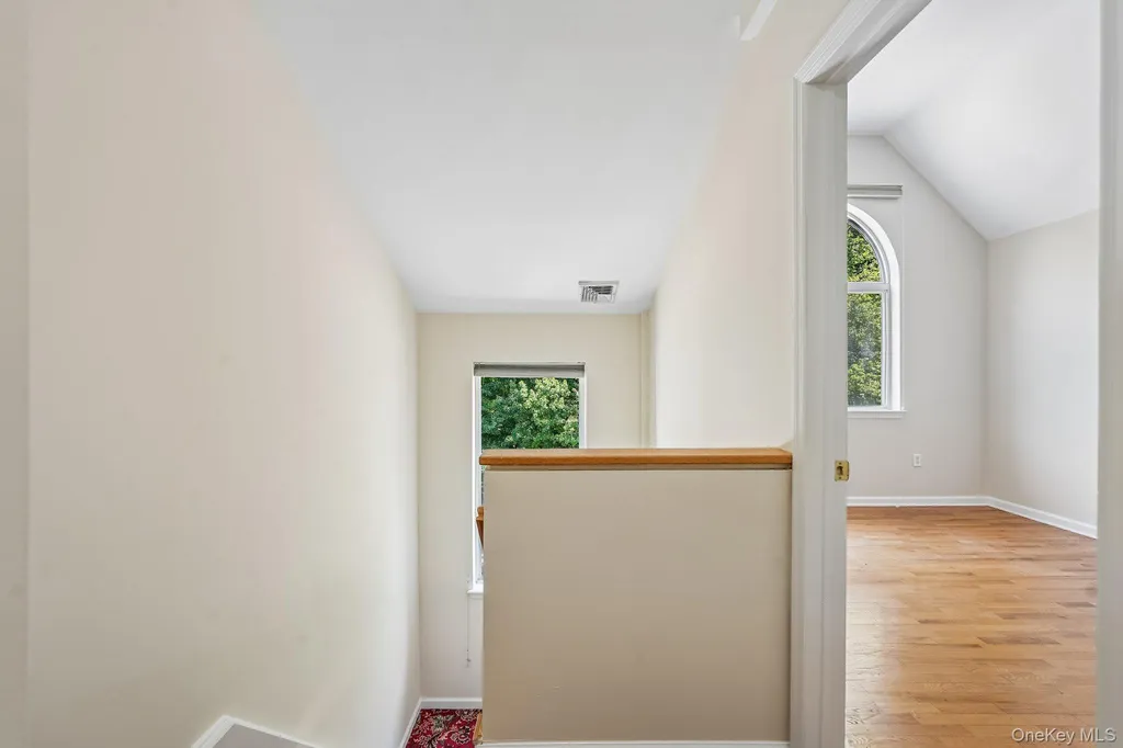 212 Arlington Court Bardonia NY 10954