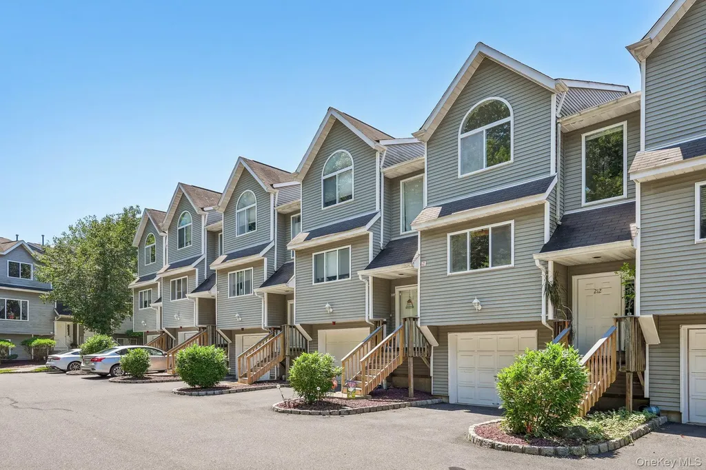 212 Arlington Court Bardonia NY 10954