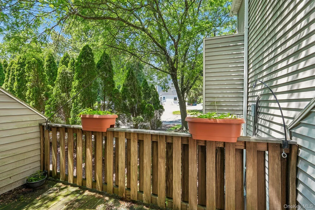 212 Arlington Court Bardonia NY 10954