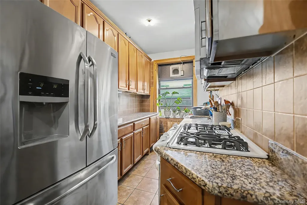 136-05 Sanford Avenue Flushing NY 11355