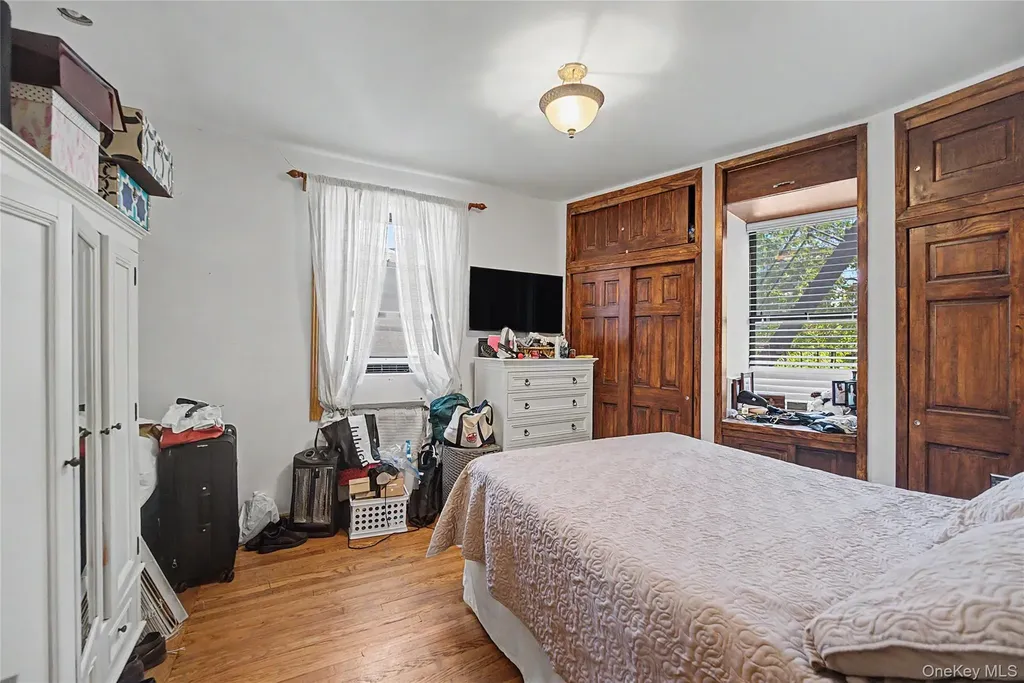 136-05 Sanford Avenue Flushing NY 11355