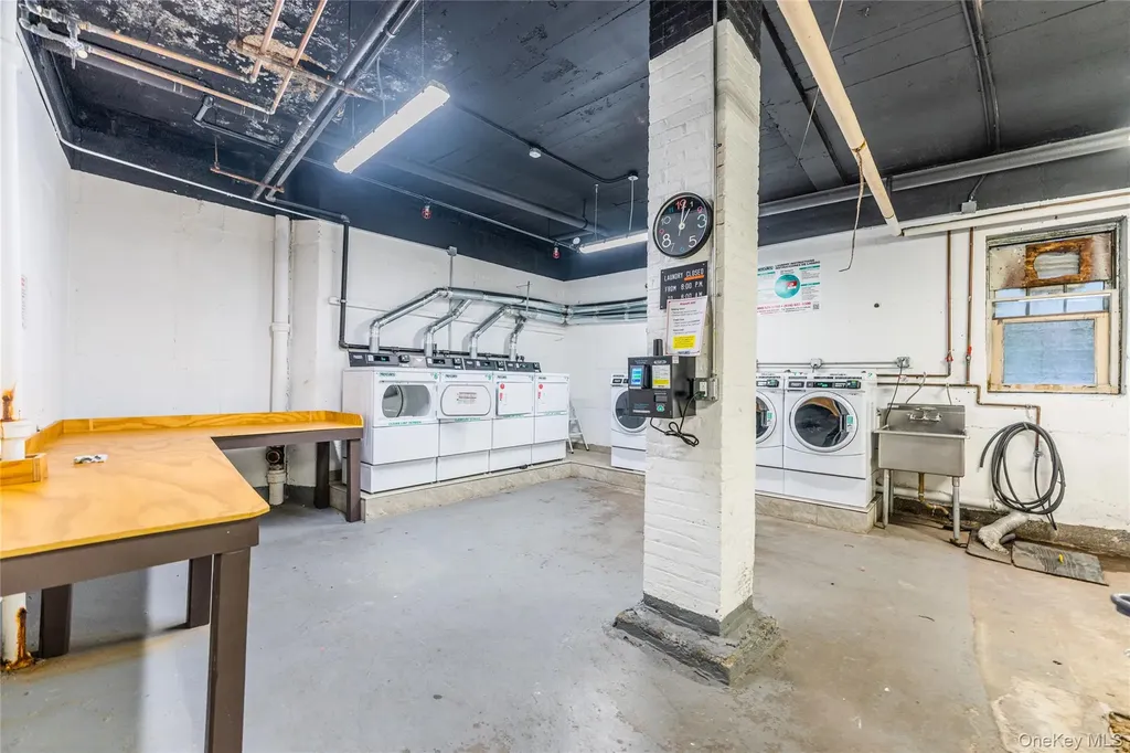 136-05 Sanford Avenue Flushing NY 11355