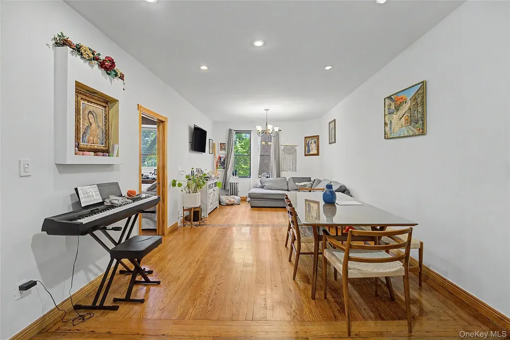 136-05 Sanford Avenue Flushing NY 11355
