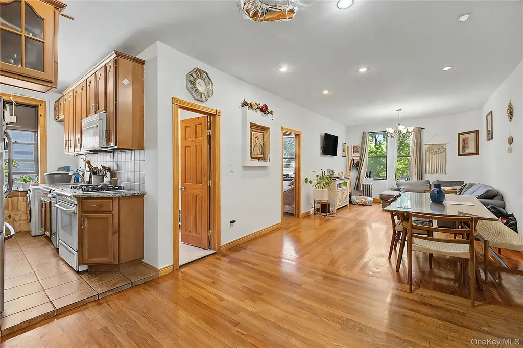 136-05 Sanford Avenue Flushing NY 11355