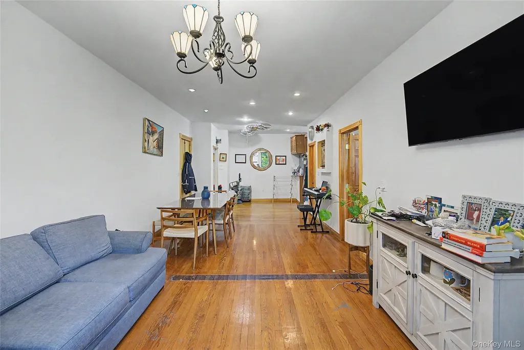 136-05 Sanford Avenue Flushing NY 11355