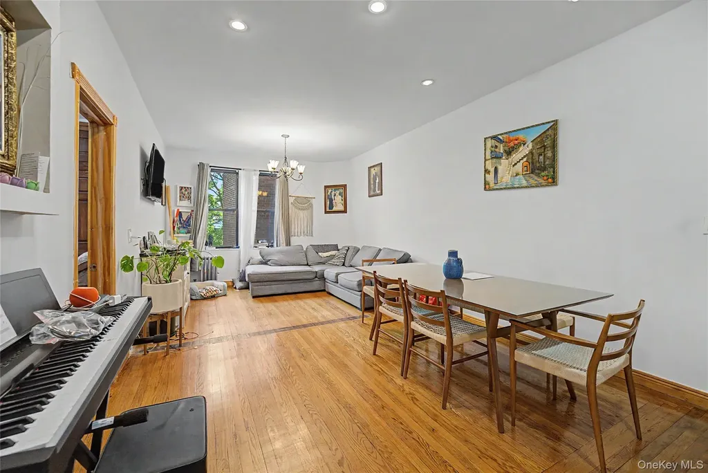 136-05 Sanford Avenue Flushing NY 11355