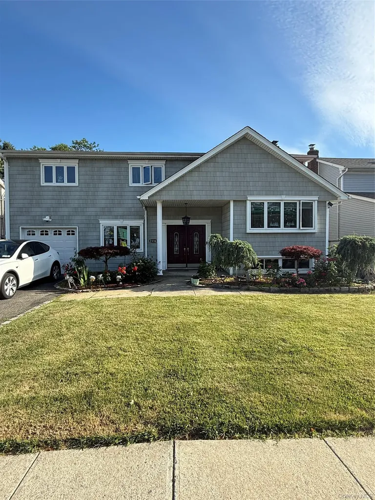 2534 Saw Mill Road North Bellmore NY 11710