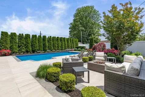 565 Kell Place Seaford NY 11783