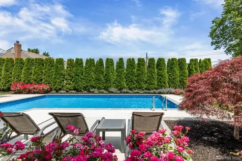 565 Kell Place Seaford NY 11783
