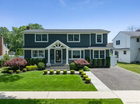 565 Kell Place Seaford NY 11783