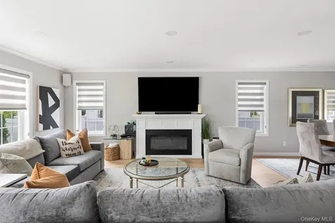 565 Kell Place Seaford NY 11783