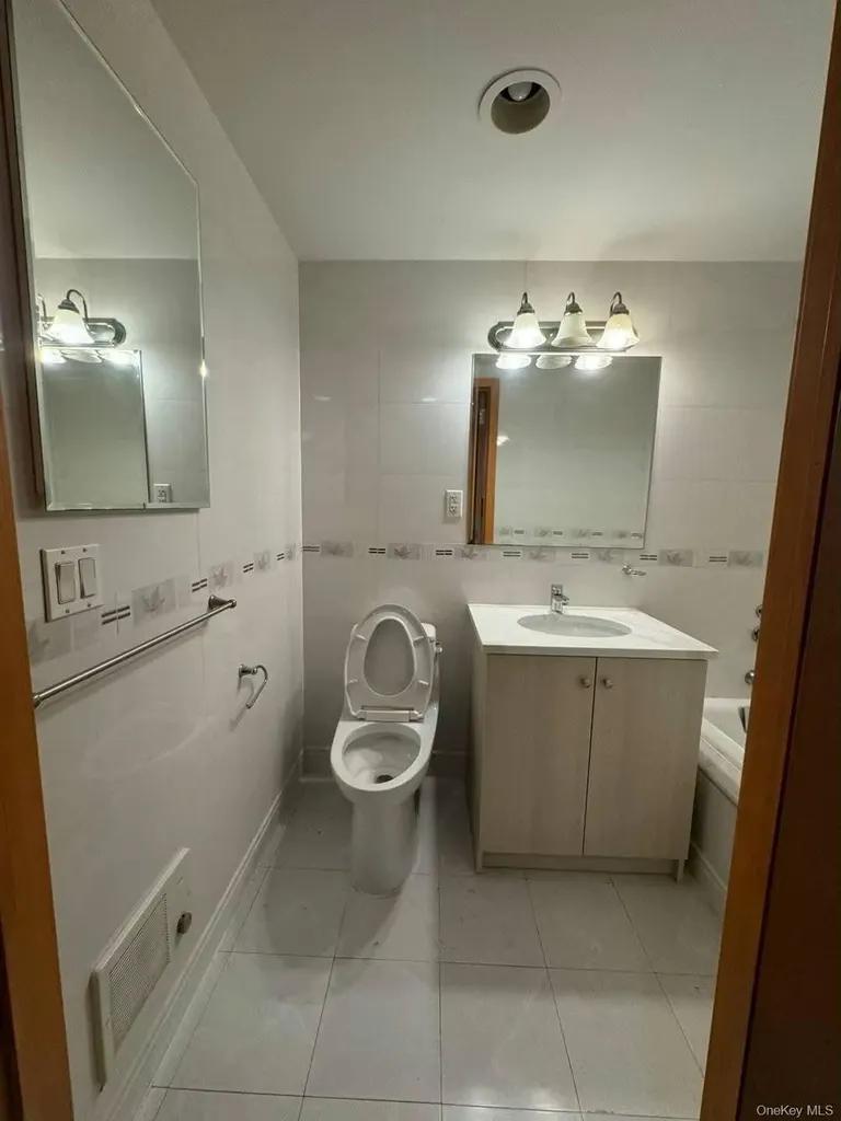 13338 Sanford Avenue Flushing NY 11355