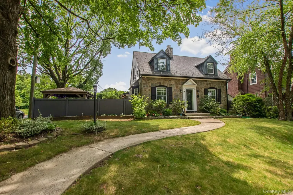 4 Knox Place Staten Island NY 10314