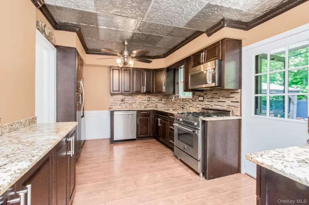 4 Knox Place Staten Island NY 10314