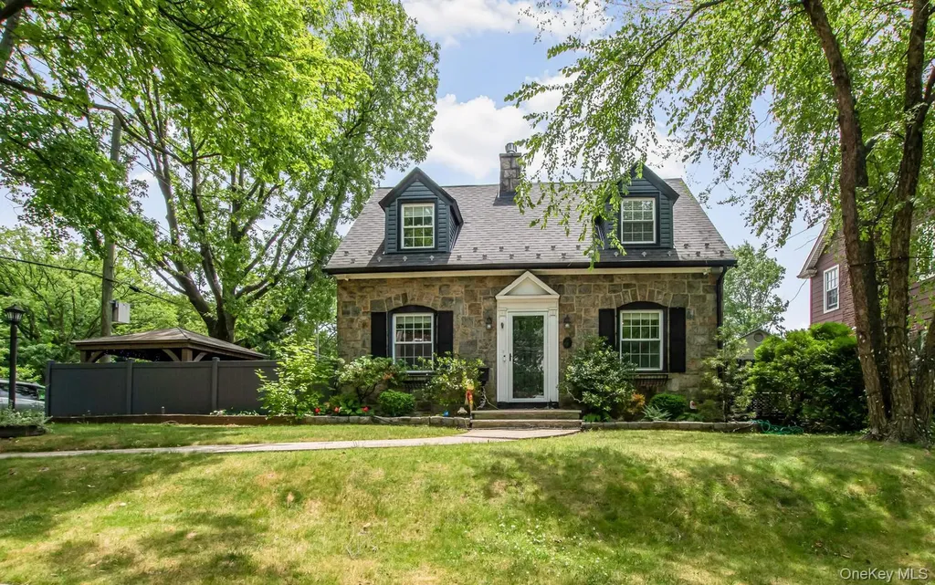4 Knox Place Staten Island NY 10314