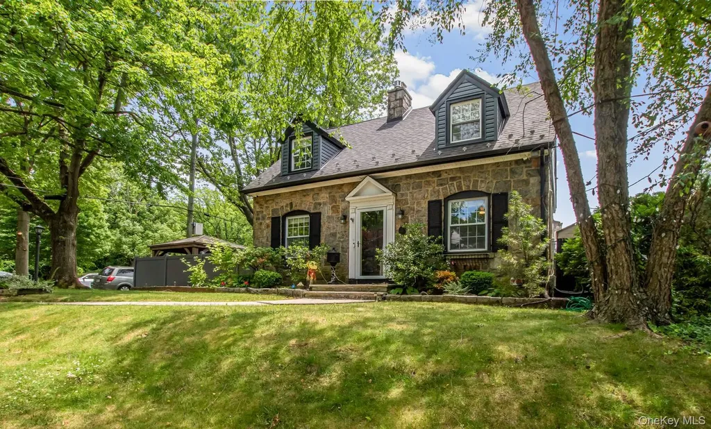 4 Knox Place Staten Island NY 10314