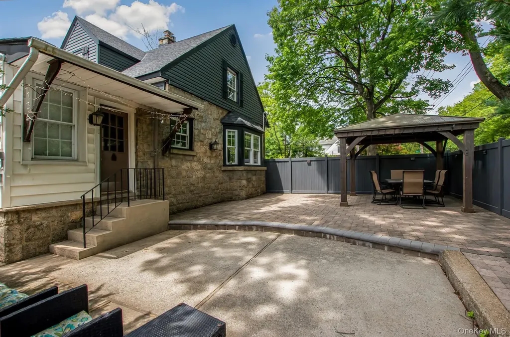 4 Knox Place Staten Island NY 10314