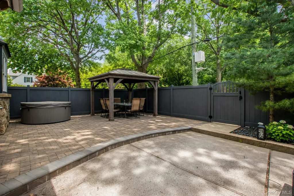 4 Knox Place Staten Island NY 10314