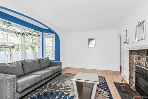 4 Knox Place Staten Island NY 10314